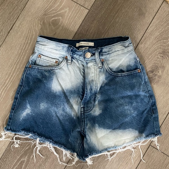 Pacsun ultra high rise tie dye jean short. New without tag. size 23 - Picture 1 of 2
